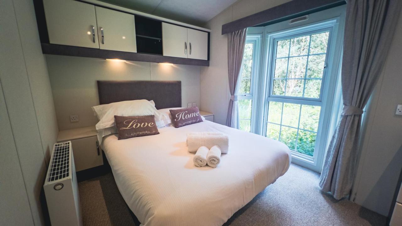 Angie'S Haven, Superb 2 Bedroom Lodge With Hot Tub - Sleeps 6 - Felmoor Park 莫珀斯 外观 照片